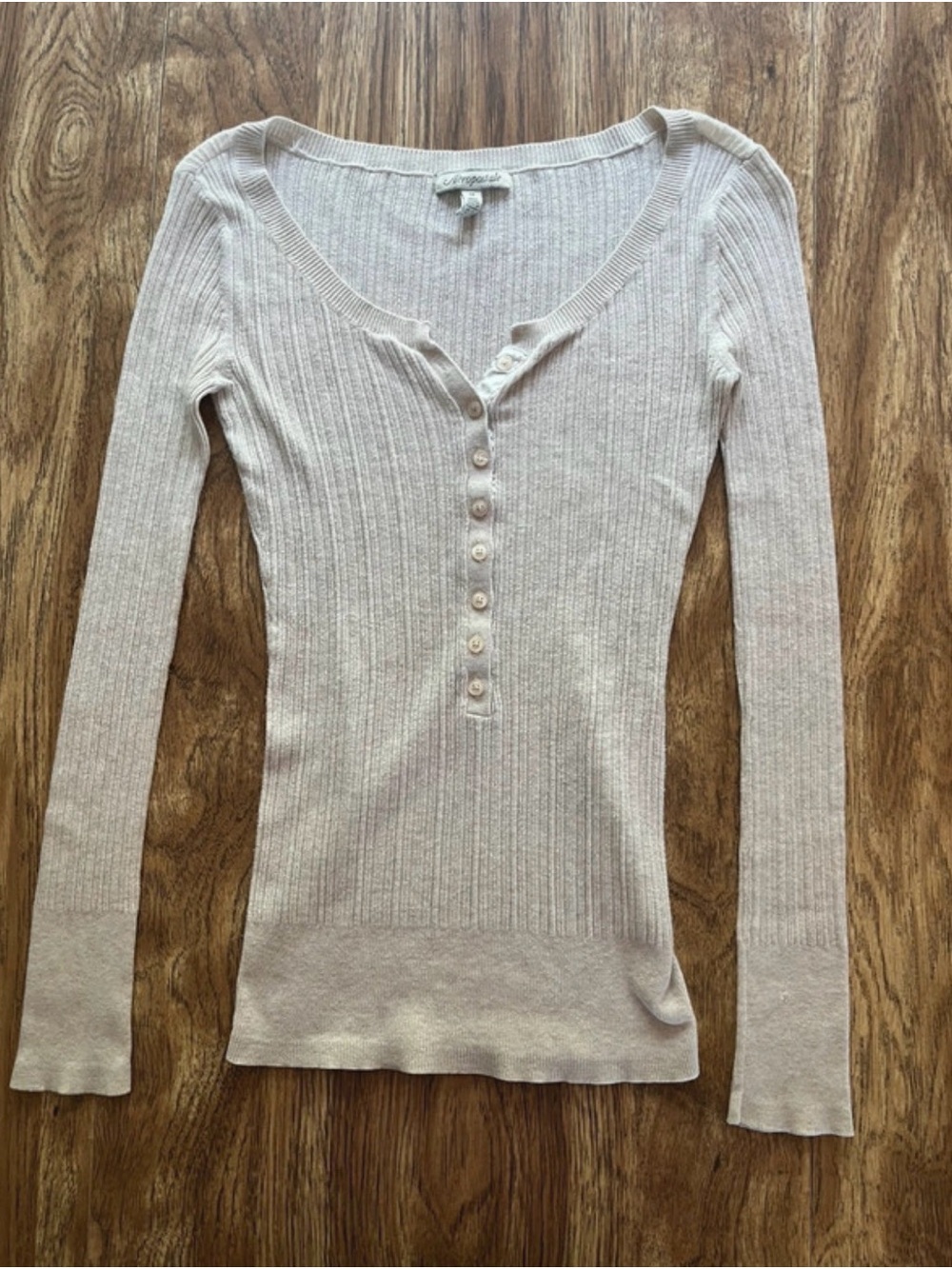 2000s Aeropostale Cream Ribbed V-Neck Henley